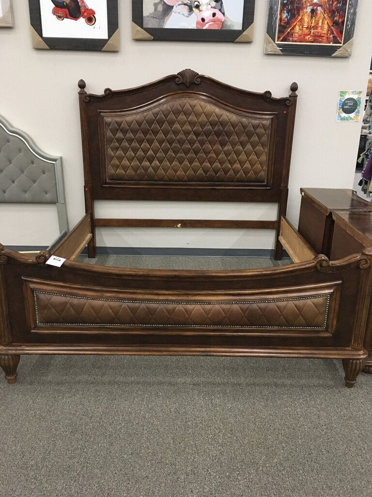 Wood/leather E.K. Bed