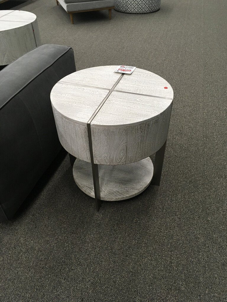 Z-gallerie Wht End Table