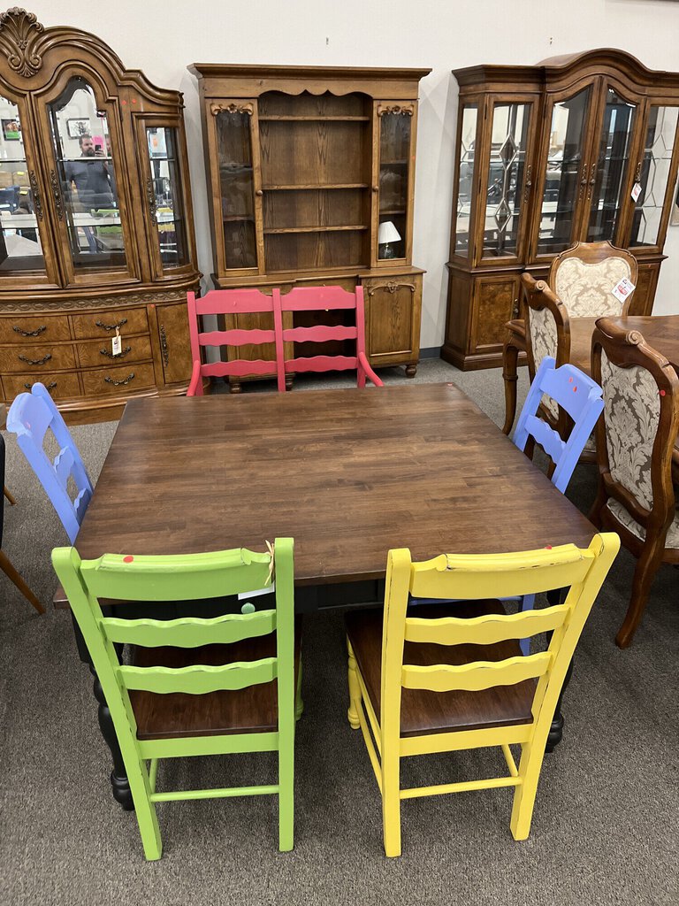 Table W/ Colorful Seating