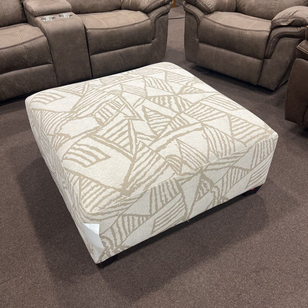 E U3809 Ottoman BEIGE