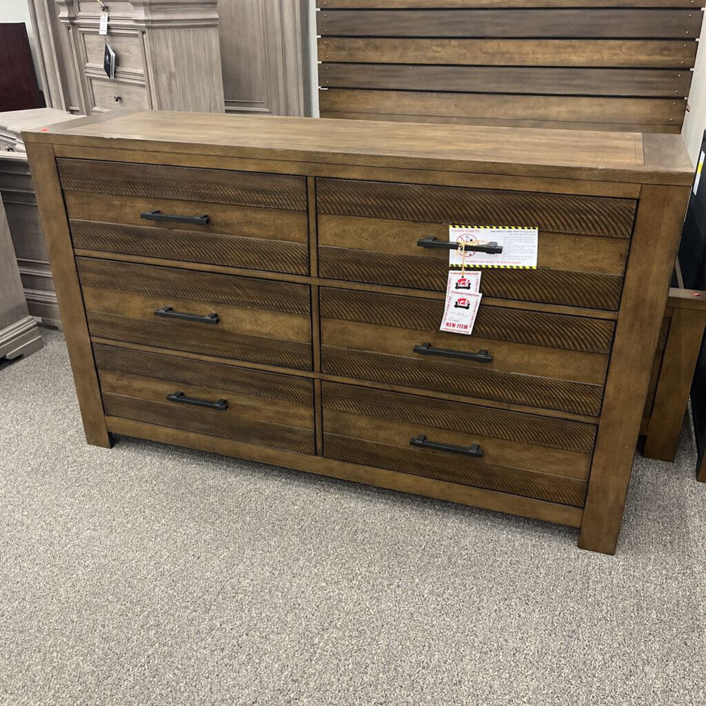 H 1497-5 Dresser