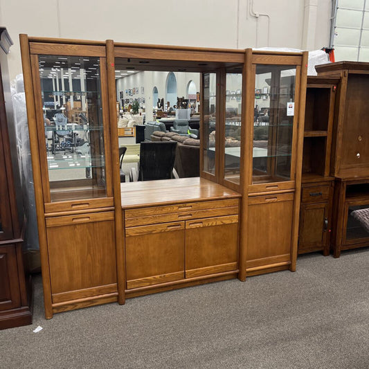 5pc. Nordica Oak Hutch