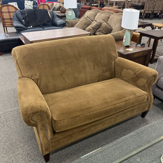 Broyhill LT.Brown Loveseat