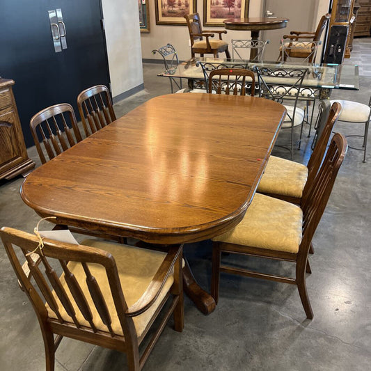 Oak Table w/ 6 Chairs