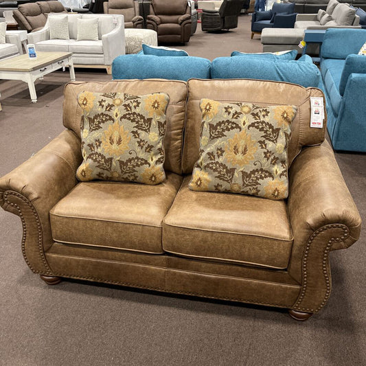 A 319-01-35 Loveseat Larkinhurst