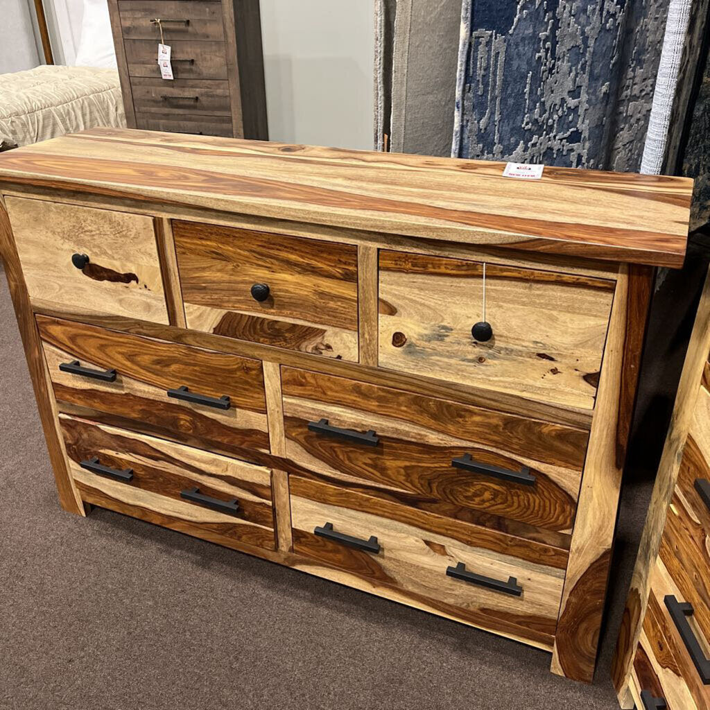 P PDU-105 Kalispell Dresser