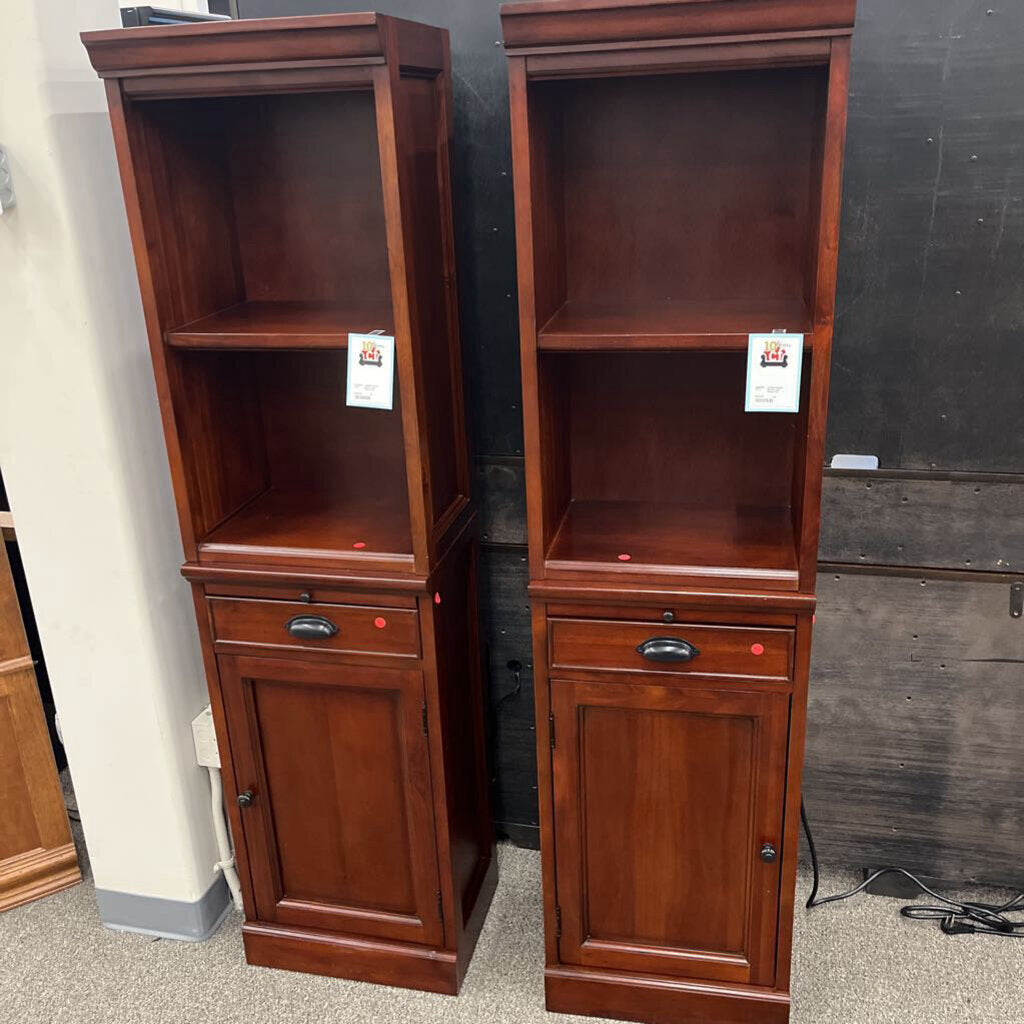 Narrow 2pc. Hutch