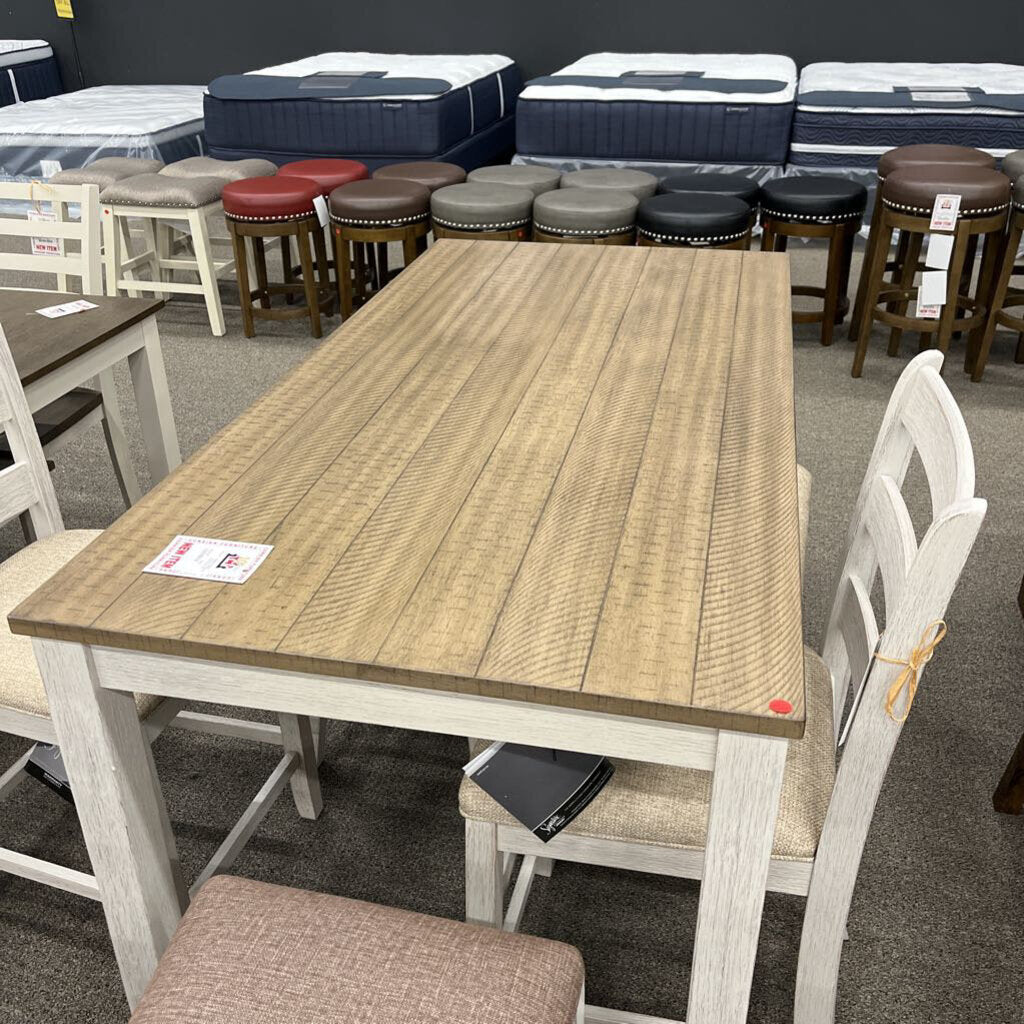 A D394-32 Pub Table