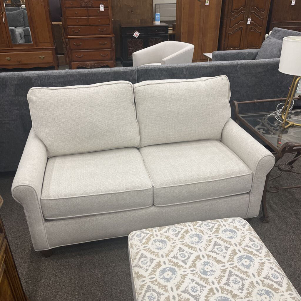 Bassett White Fabric Loveseat