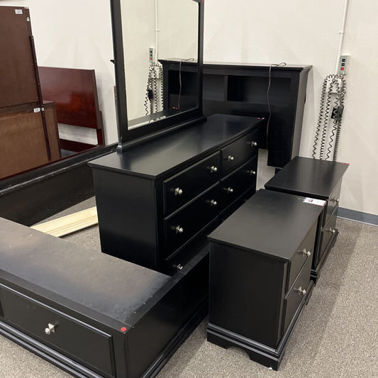 5pc. Black E.King Capt. Bedroom Set