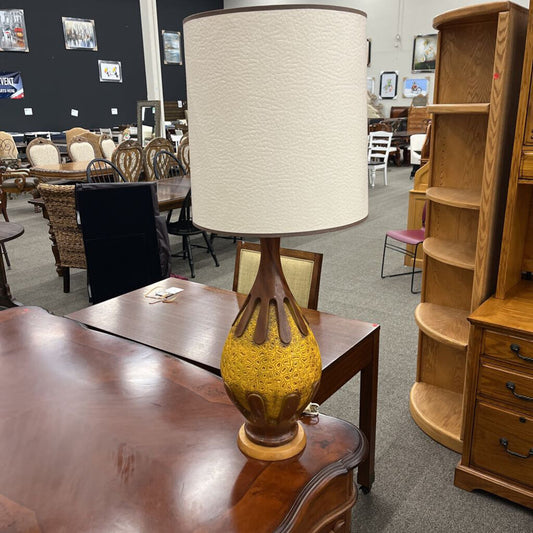 Yellow spotted lamp