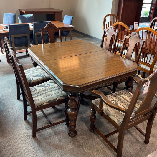 Vintage Table w/ 6 Chairs 2 Leaves