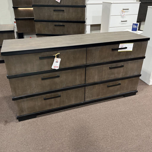 H 1343-5 Dresser