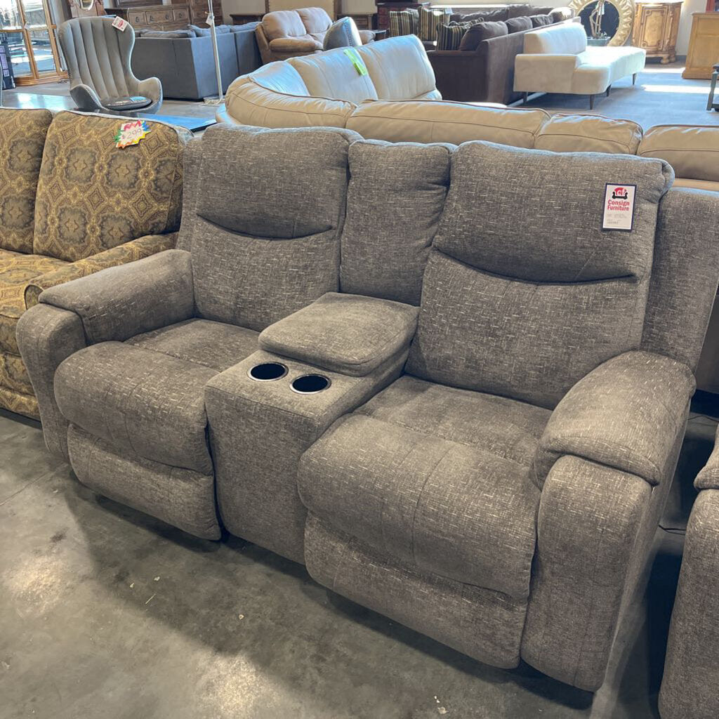 Gray Fabric Pwh Rec. Loveseat