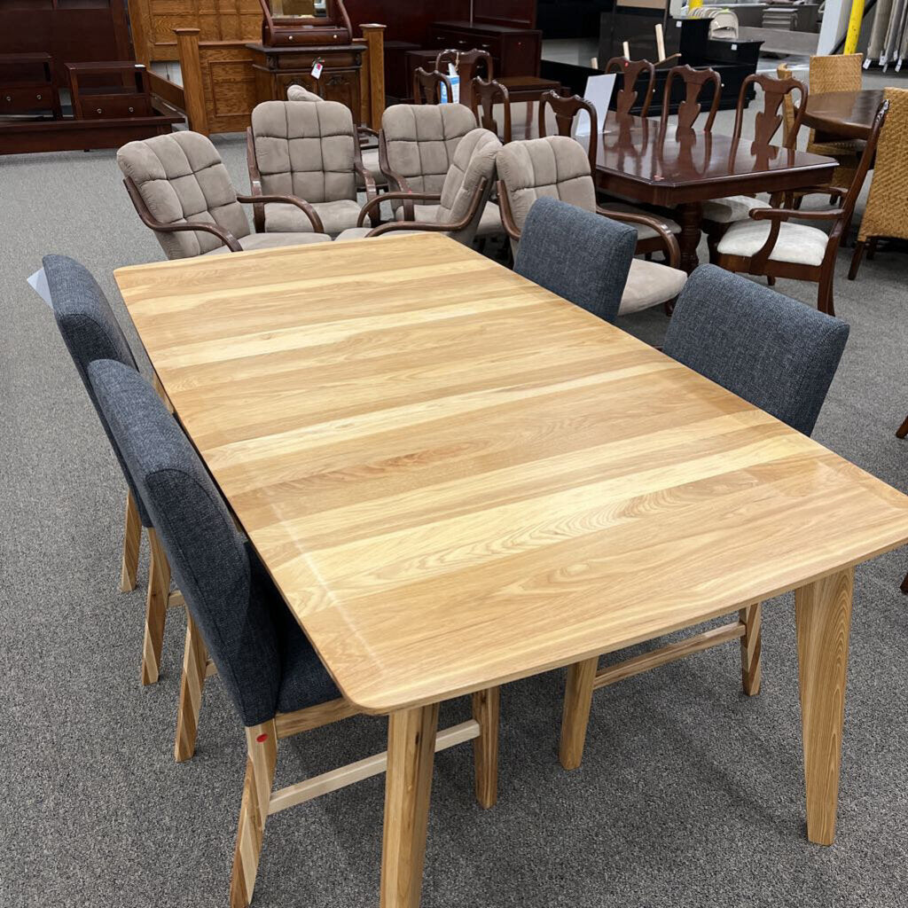 Hickory Table w/ 4 Chairs