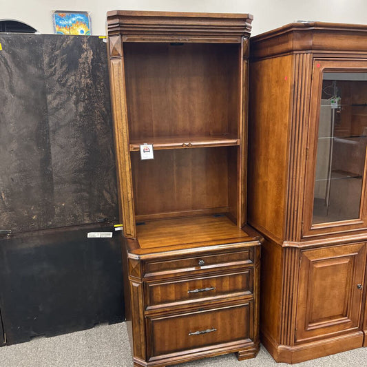 2pc Hutch w/ File