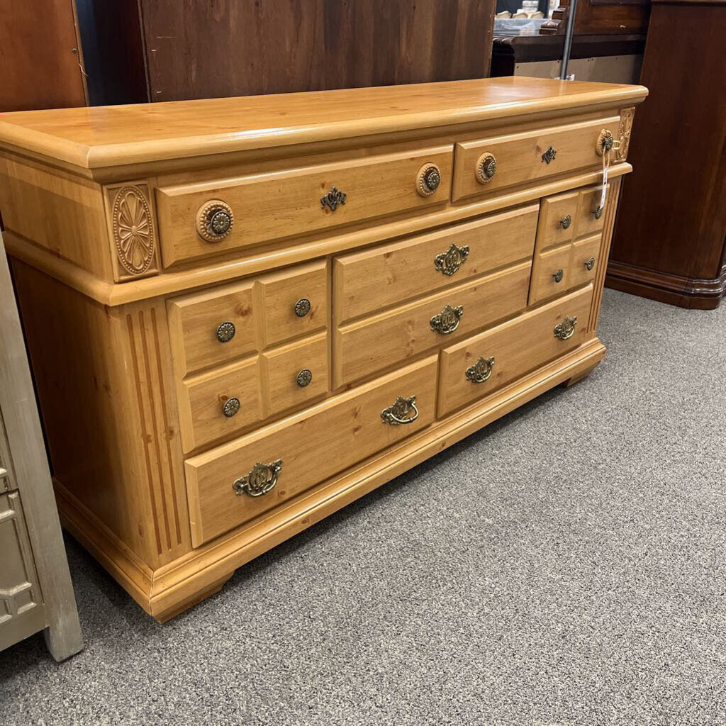 Pine 7 Drawer Dresser