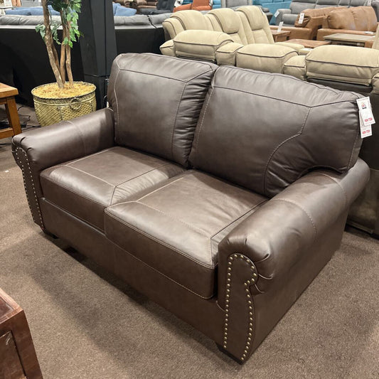 A 5210735 Loveseat Colleton