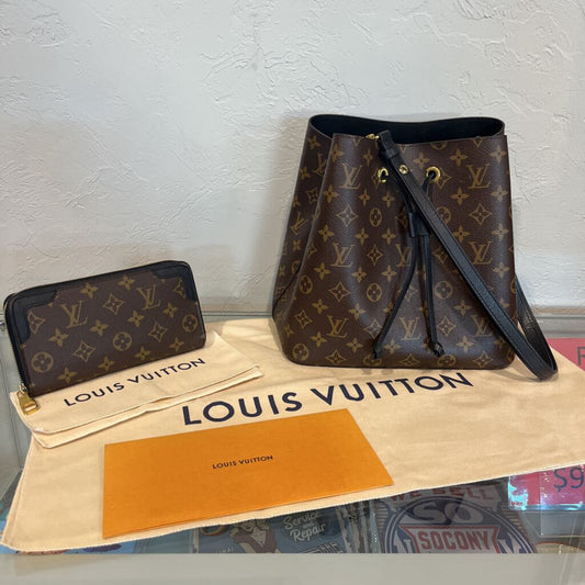 Louis Vuitton Purse & Wallet