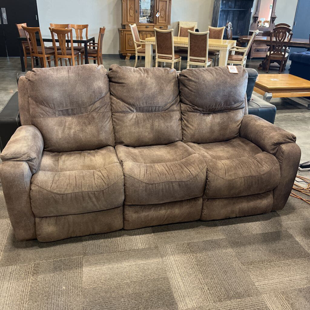 SouthernMotion Brown Pwh Sofa