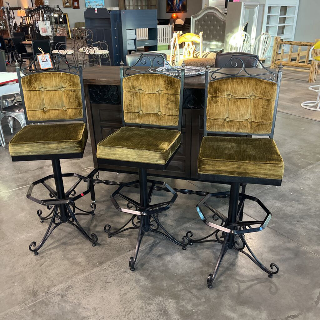 Rustic Iron Accent Bar and 3 barstools