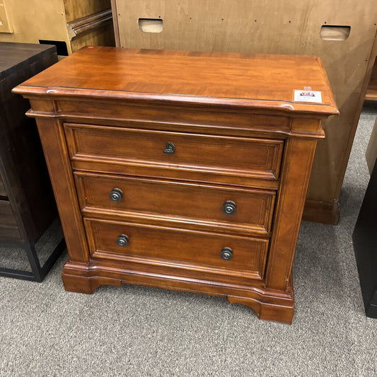 Cherry 3 Drawer Chest