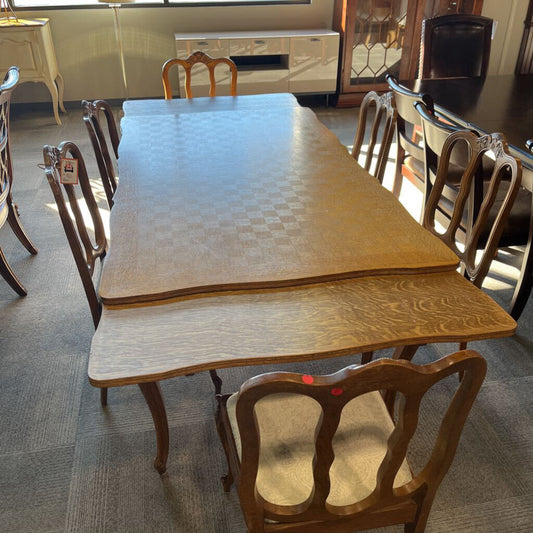 Vintage Checkered Oak Tbl w/ 6 Chairs