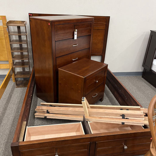 Kensington 3pc. Full Capt. Bedroom Set