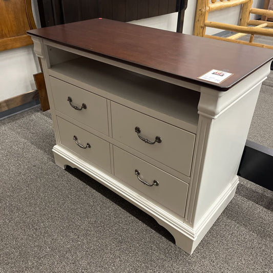 White 4Dwr Chest Cherry Top