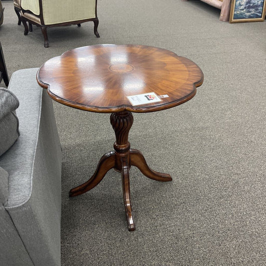 Clover-top Pedestal Table