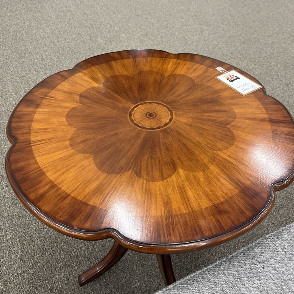 Clover-top Pedestal Table