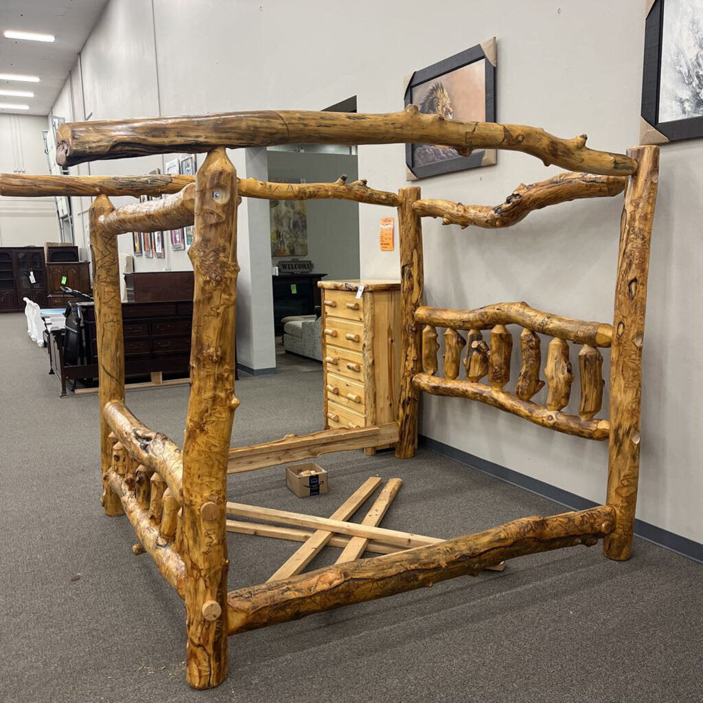 Log E.King Canopy Bed