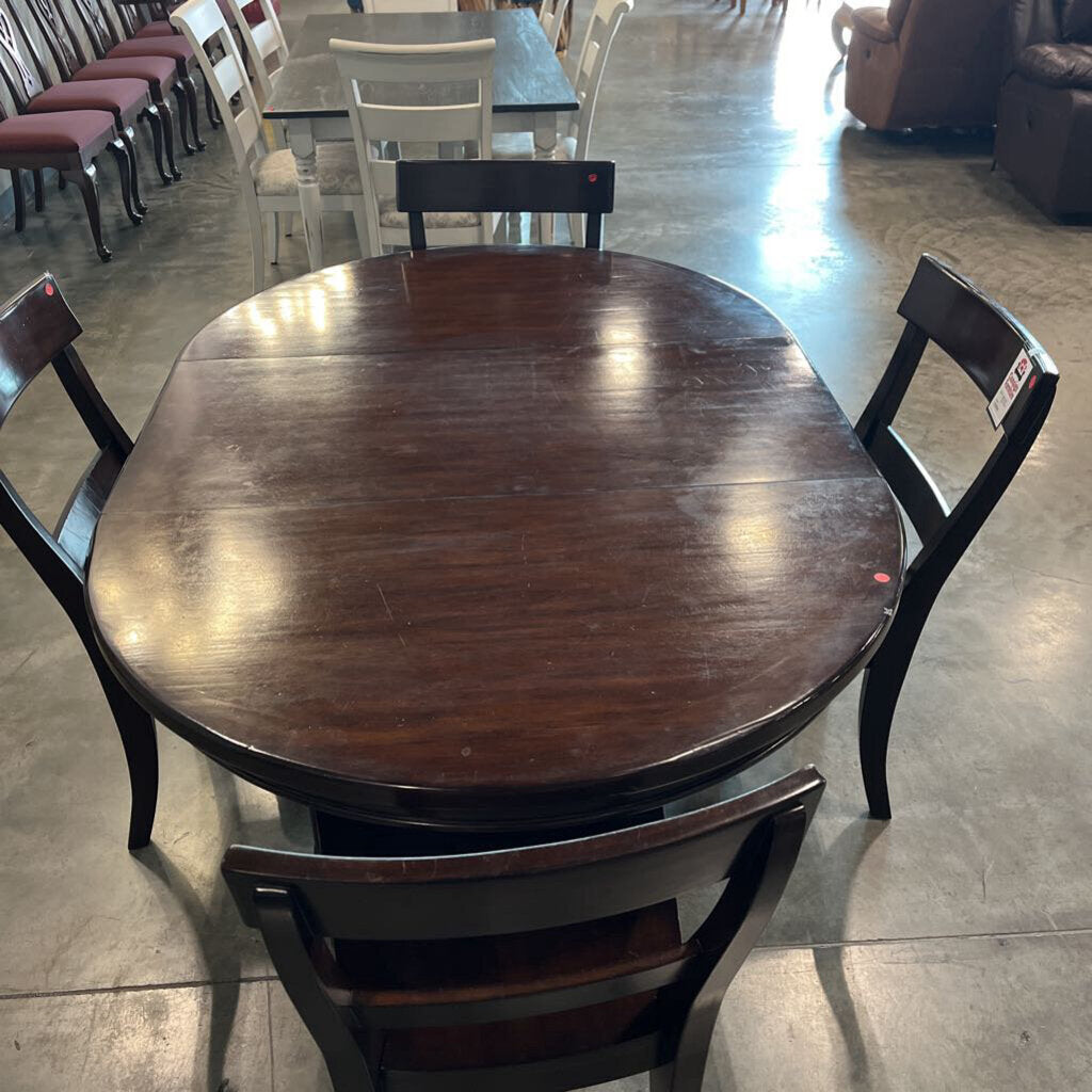 Brown Round Table w/4 Chairs 1L