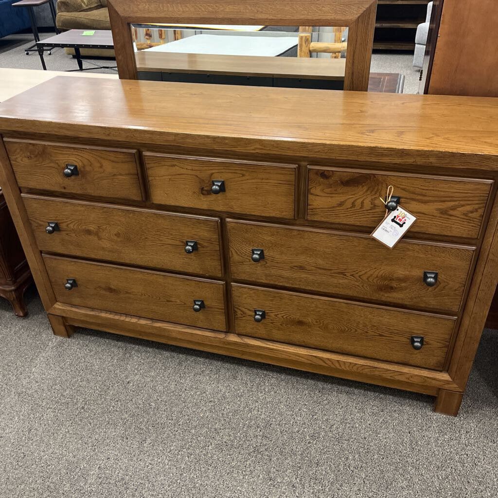 Legacy Dresser w/ Mirror