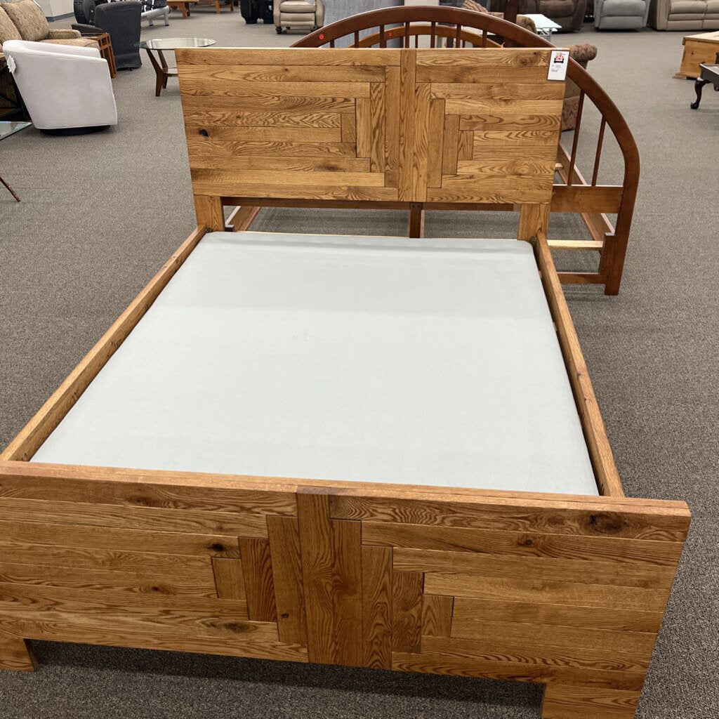 Queen Wood Panel Bed