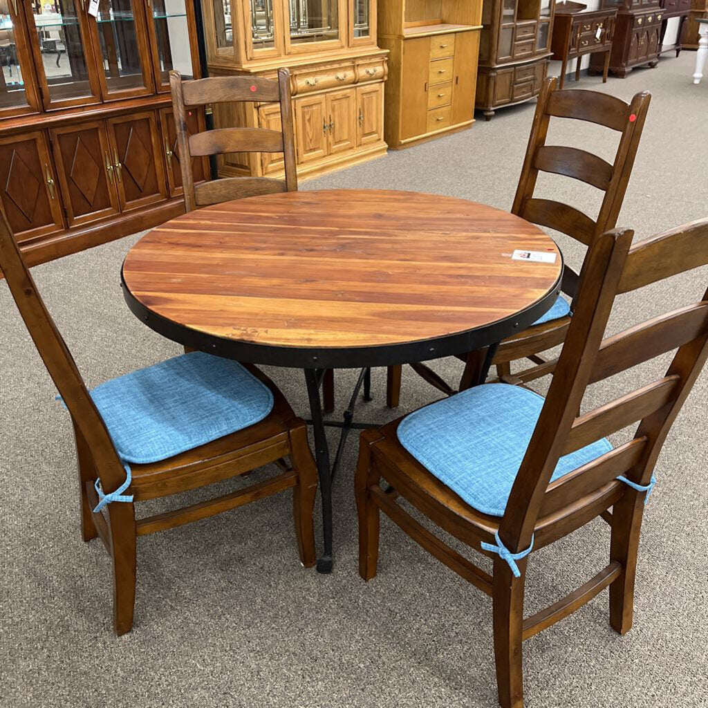 Round Dining Table w/ 4 Chairs