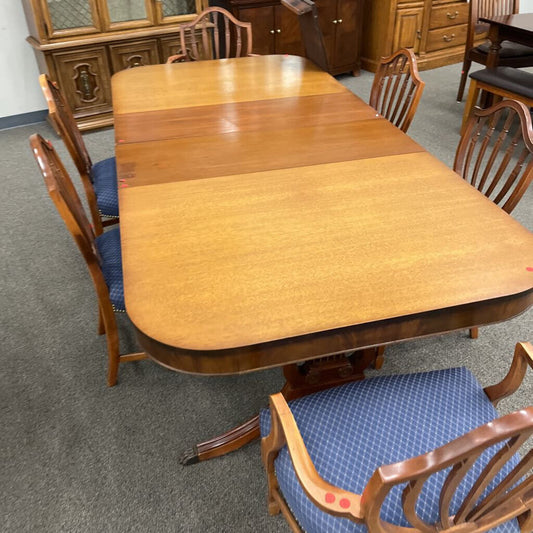 Vintage Table w/ 6 Chairs 3 Leaves