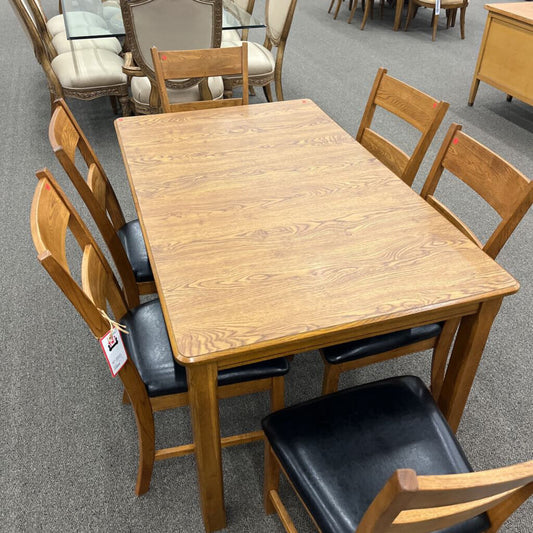 Oak Table w/ 6 Chairs & Leaf