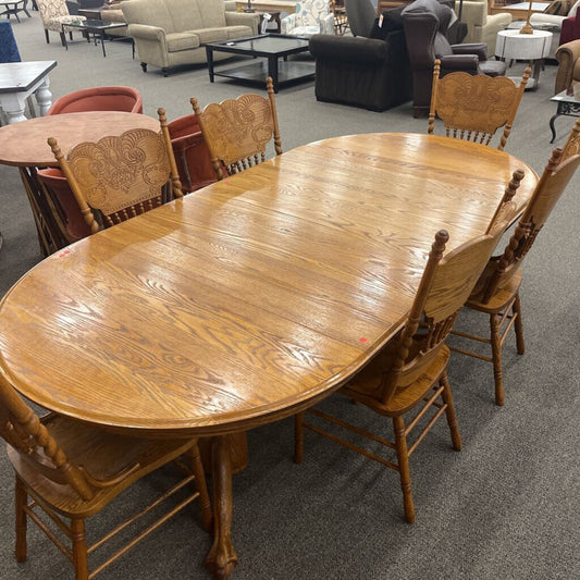 Oak Table w/ 6 Chairs 2 Leaves