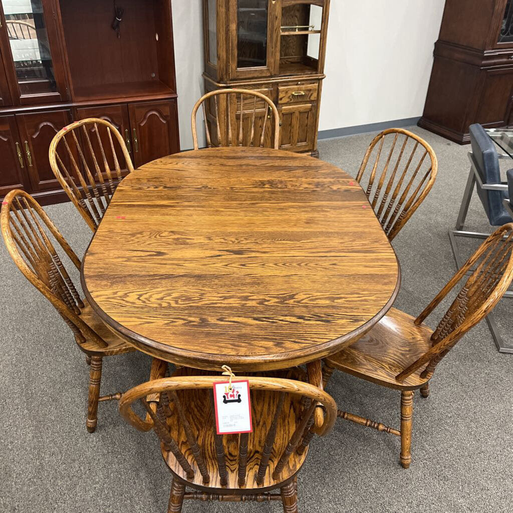 Richardson Bros. Oak Table w/ 6C2L