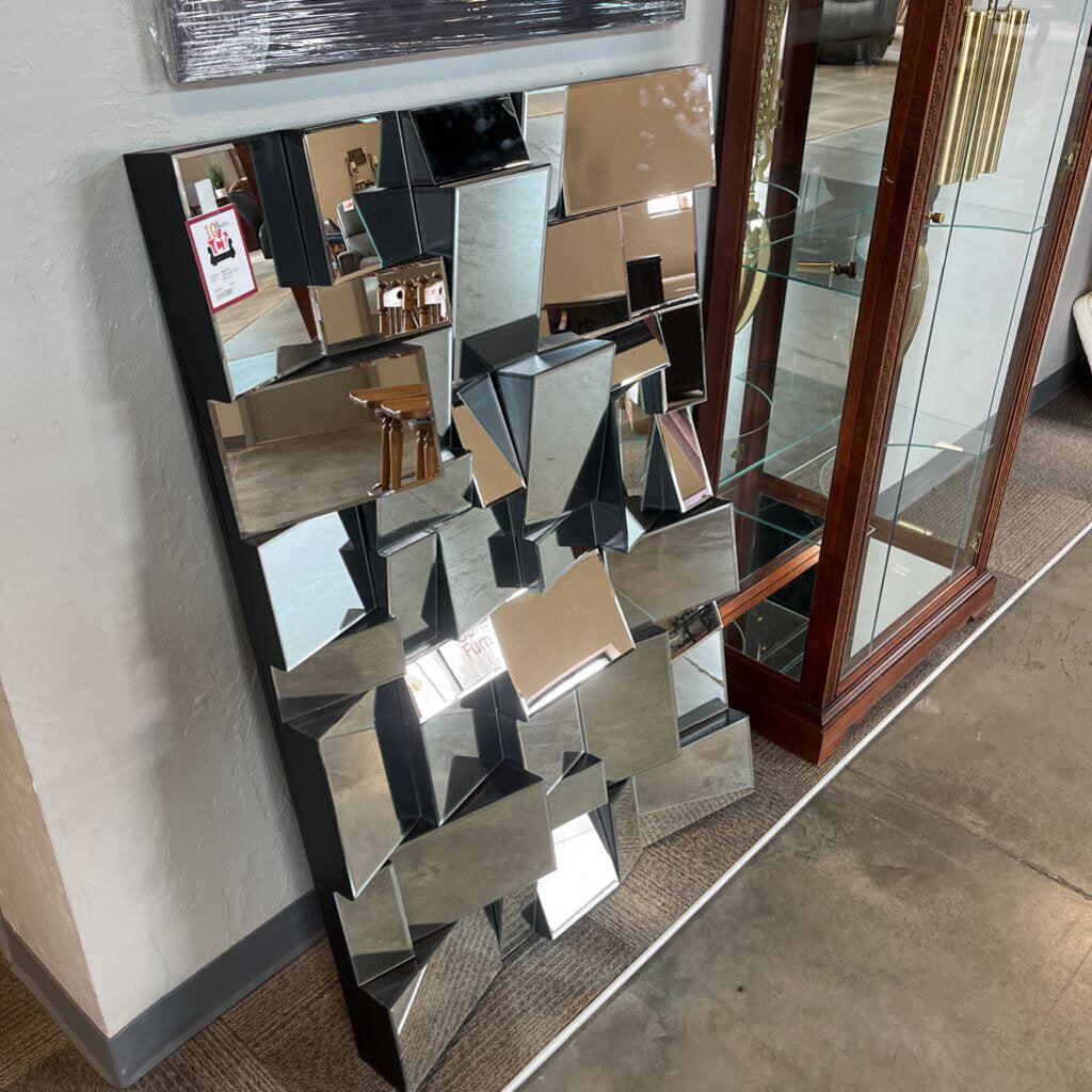 Multi-angle Panel Mirror