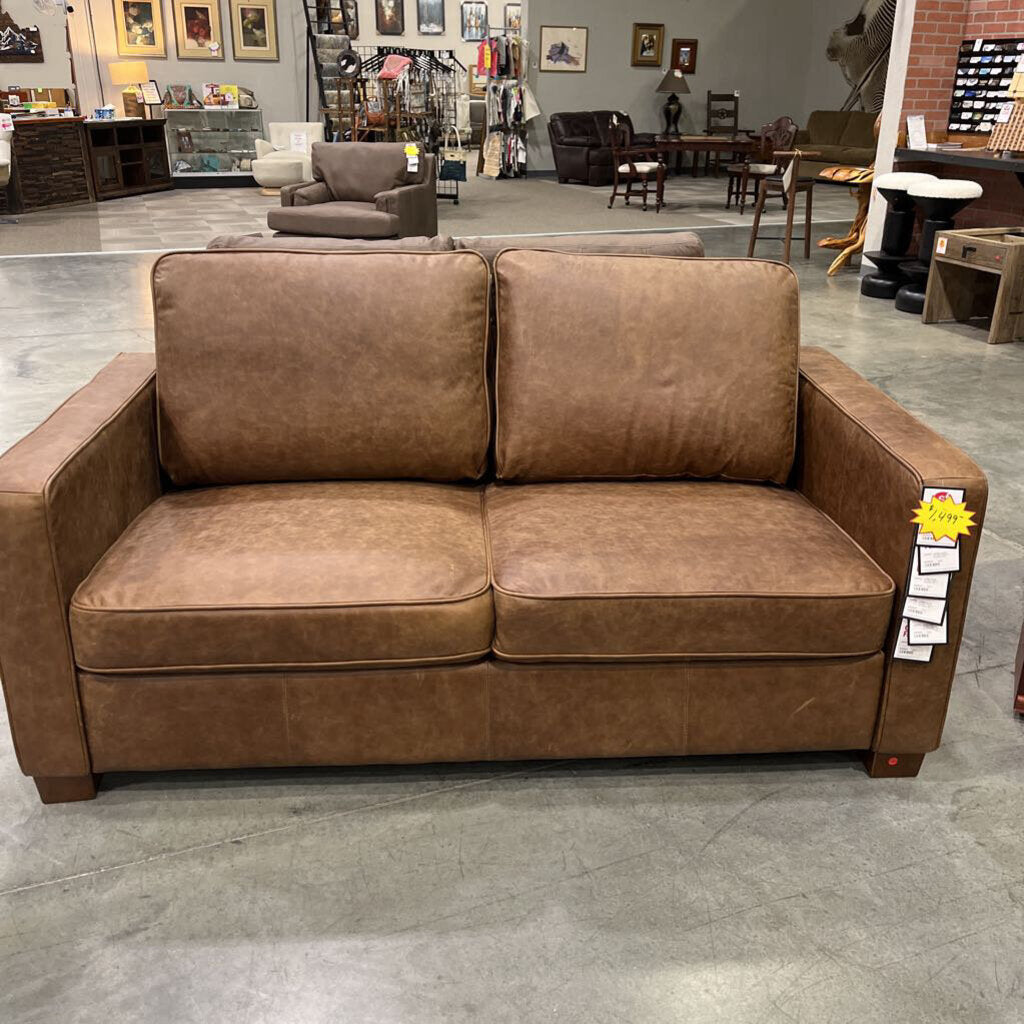 P L2024 Hudson Loveseat