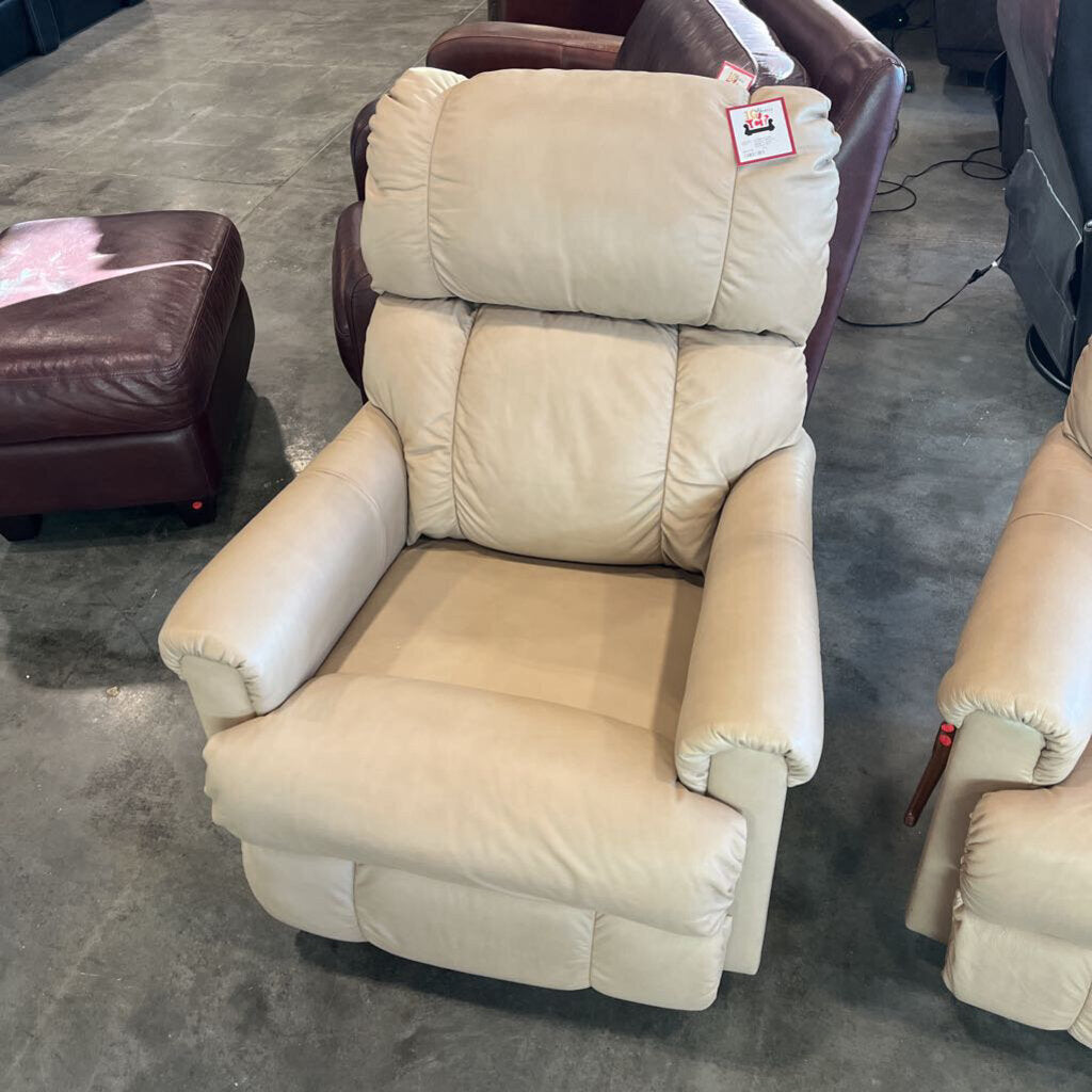 Pinnacle Beige Leather Recliner