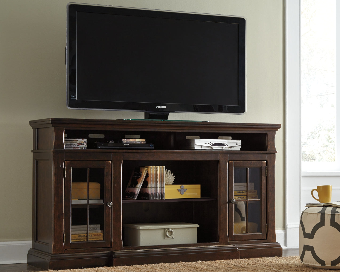 Roddinton XL TV Stand w/Fireplace Option