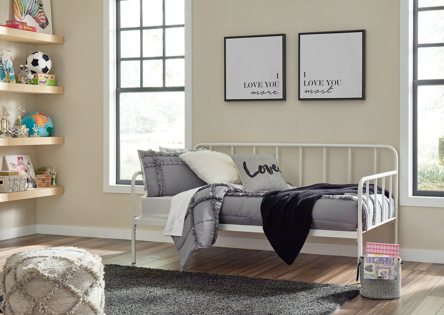 Trentlore Twin Metal Day Bed w/Platform