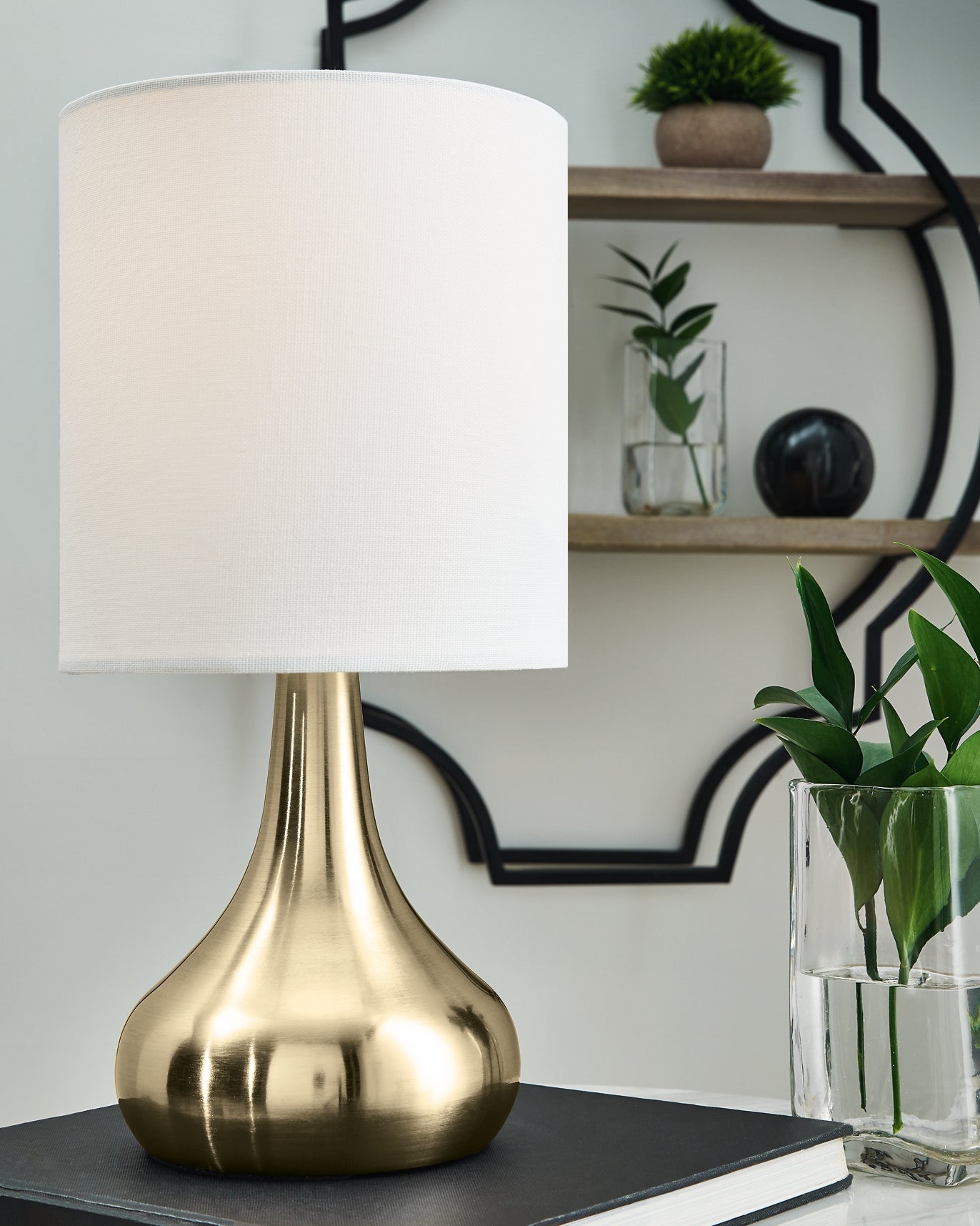 Camdale Metal Table Lamp (1/CN)