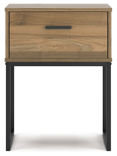 Deanlow Queen Panel Headboard with Dresser and Nightstand
